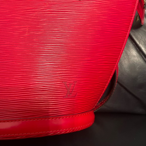 100% GUARANTEED AUTHENTIC Louis Vuitton Saint Jacques Epi Leather GM - Picture 4 of 10